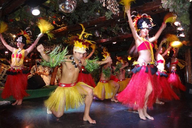 chilean-folklore-show-and-dinner-with-private-transport