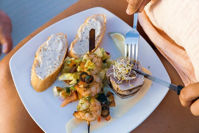 chill-and-grill-catamaran-tour-in-bonaire
