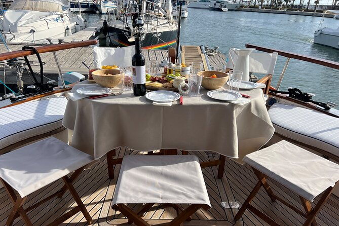 chill-and-sail-in-valencia