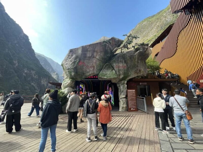 China Shangri-La Tiger Leaping Gorge : A Canyon Adventure - Guided Exploration and Authentic Experience