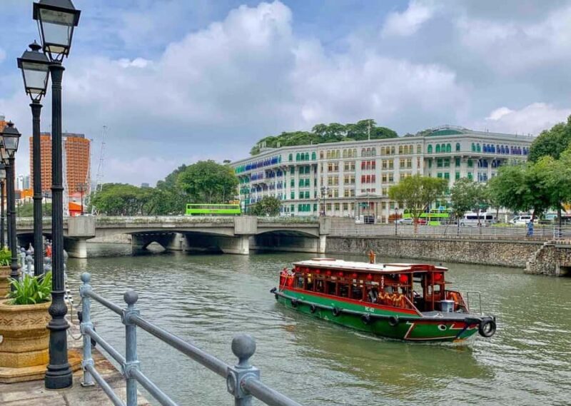 Chinatown Food Tour, River Cruise & 2 top-visit Light Shows - Key Points