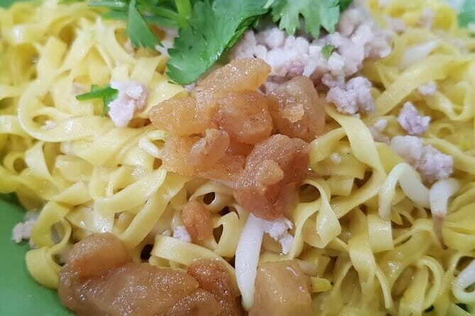 Chinatown Heritage and Local Street Food Small Group Tour - A Deep Dive into the Itinerary