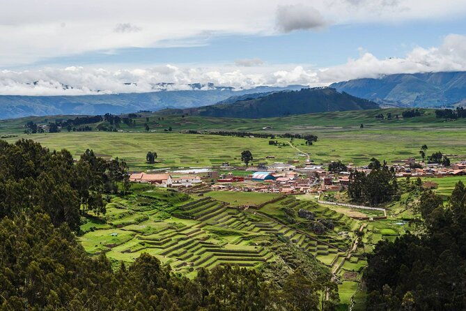 chinchero-moray-maras-picnic-with-llamas-and-alpacas