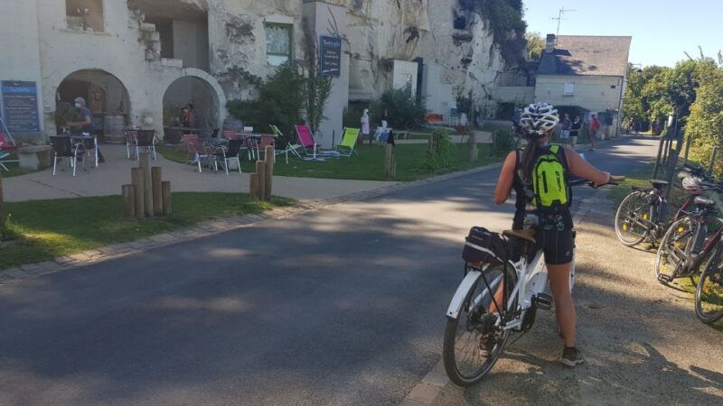 chinon-bicycle-tour-of-saumur-wineries-with-picnic-lunch