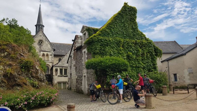 chinon-bicycle-tour-of-saumur-wineries-with-picnic-lunch