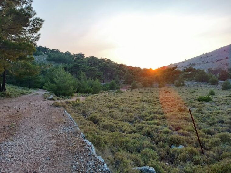 chios-private-sunset-hiking-tour-to-lithi-beach