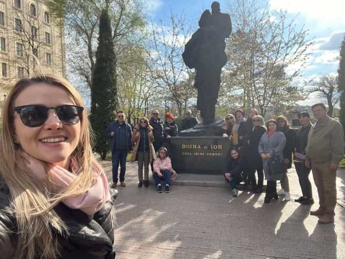 Chisinau: Walking City Tour - The Guides and Their Role in the Experience