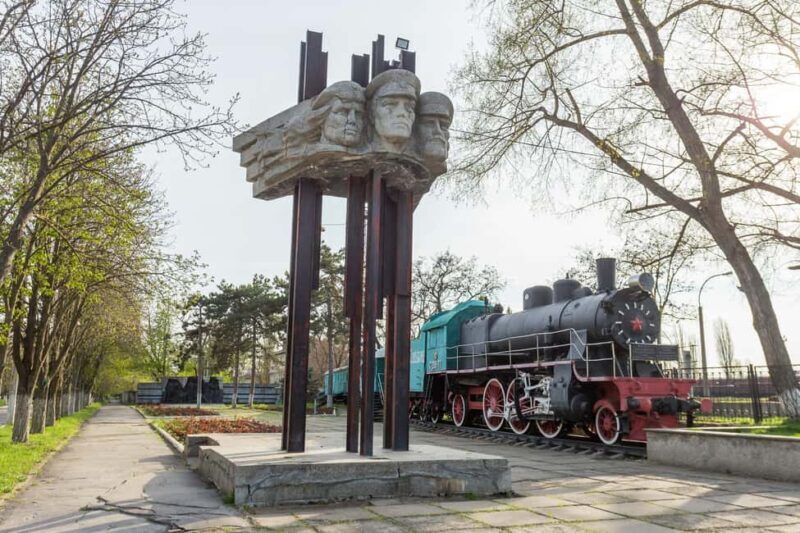 Chisinau:Transnistria Soviet Era& Castle Mimi Winery by car - Key Points