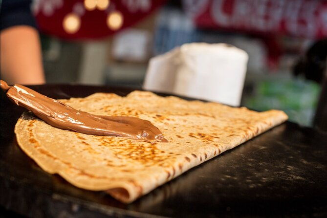 chocolate-and-pastry-walking-tour-in-montmartre-paris