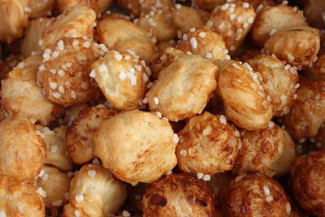 chocolate-and-pastry-walking-tour-in-montmartre-paris