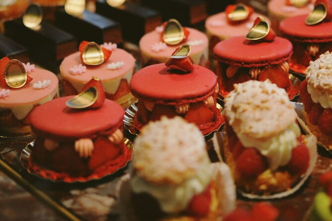 chocolate-and-pastry-walking-tour-in-montmartre-paris