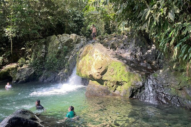 chocolate-tour-with-exfoliation-in-beautiful-river-from-medellin
