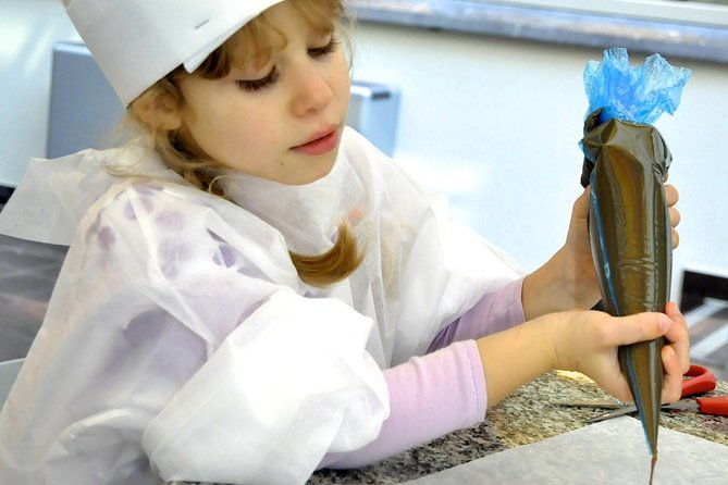 chocolate-workshop-at-choco-story-brugge