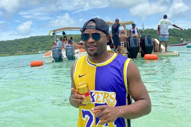 cholon-island-with-music-lunch-and-drinks