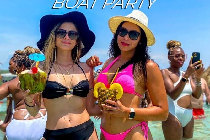 cholon-the-party-island-with-dj-on-weekends-dances-show
