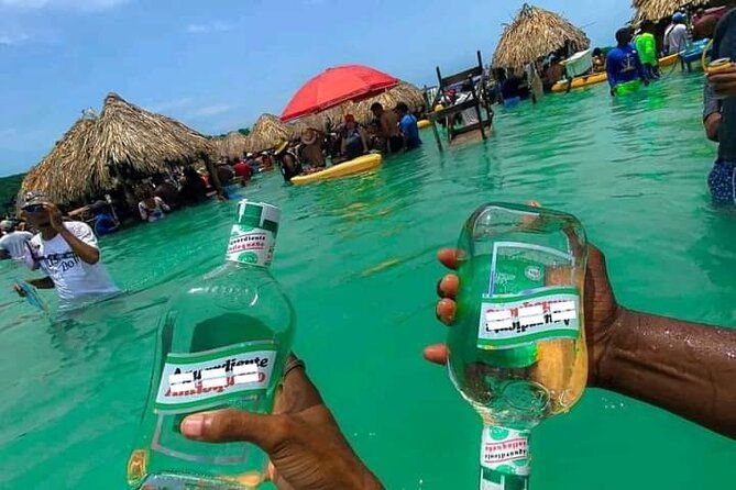 cholon-the-party-island-with-dj-on-weekends-dances-show