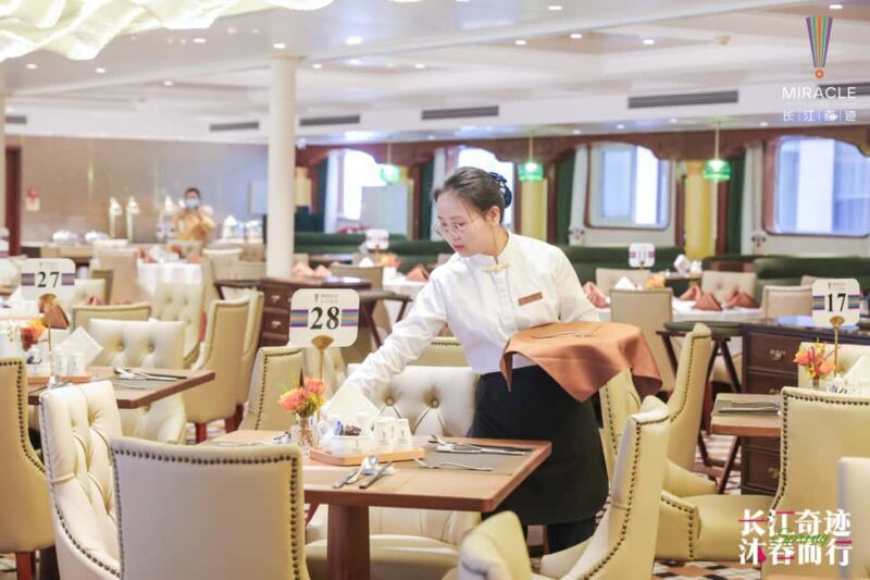 Chongqing: All Inclusive Yangtze Miracle Luxury 4D3N Cruise - Onboard Experience: Comfort and Cuisine