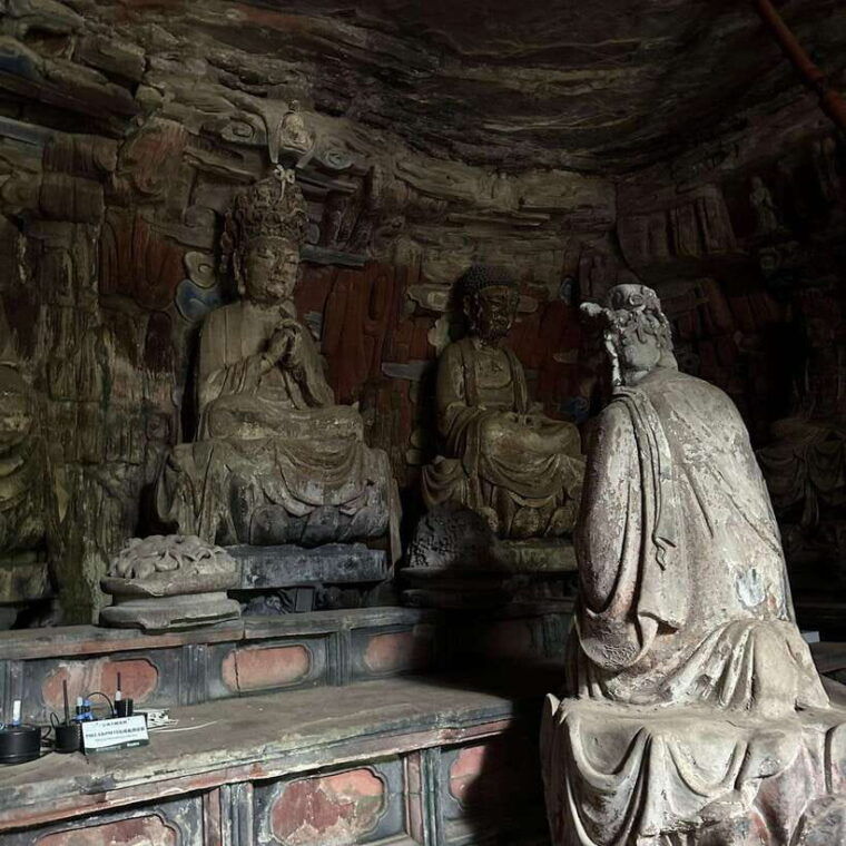 chongqing-dazu-rockcarvings-daytrip-no-car-licen-tourgde