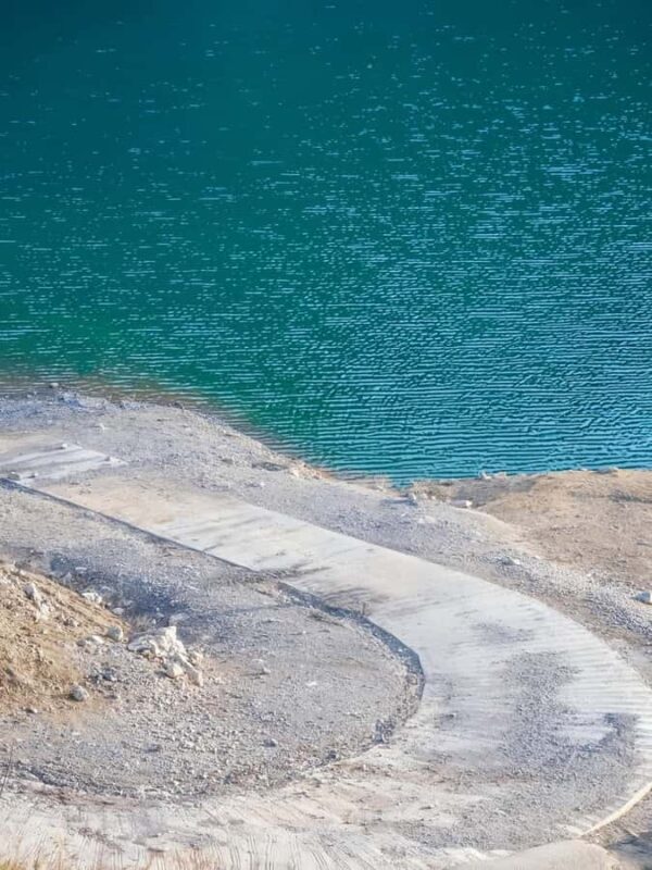 Chongqing Nanchuan 178 Loop: Lakes, Falls & Mountain Views - Fengchui Ridge: The Cloud Waterfall