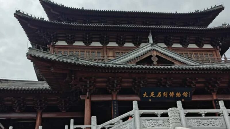 Chongqing Private Tour: Explore 1000-Year-Old Carvings - Detailed Breakdown of the Itinerary