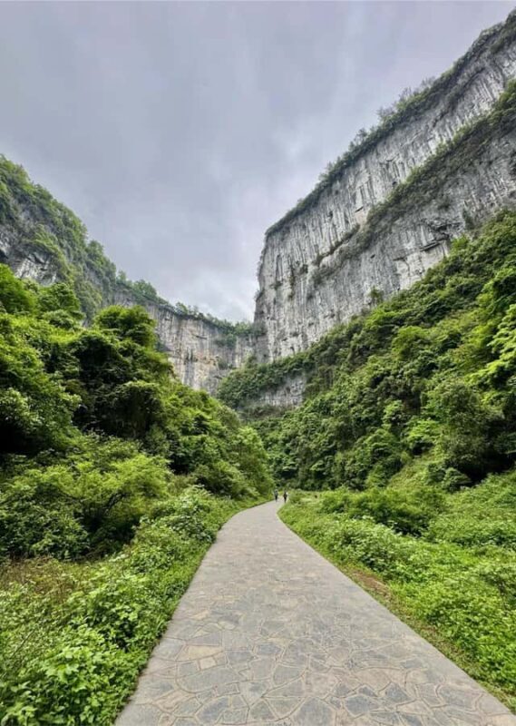 Chongqing: Wulong Karst Wonders & Hongya Cave Day Trip - Exploring the Wulong Karst Wonders & Hongya Cave Day Trip