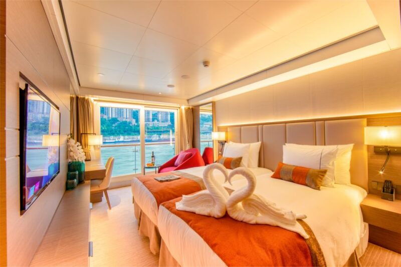 chongqing-yangtze-river-cruise-with-meals-and-accommodation