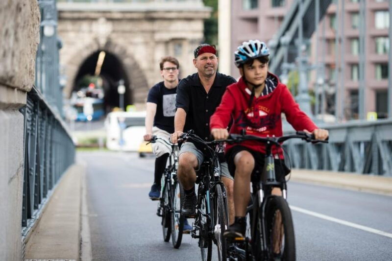 choose-a-bicycle-and-make-your-own-tour-in-budapest-24-hrs