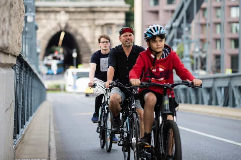 choose-a-bicycle-and-make-your-own-tour-in-budapest-24-hrs