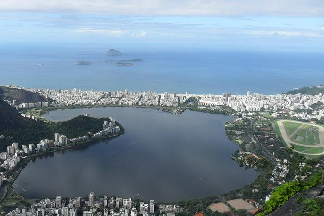christ-botanic-garden-waterfall-shower-6-hours-tour