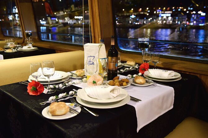 christmas-all-inclusive-dinner-river-cruise-with-dj-on-board