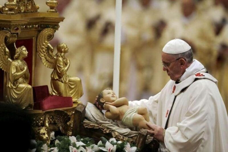 christmas-eve-mass-at-the-vatican-with-pope-francis