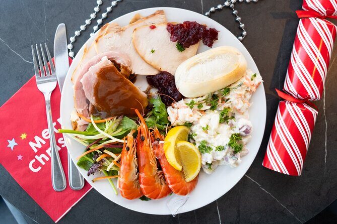 Christmas in July Cruise with Lunch and Live Music - Setting the Scene: What to Expect from the Experience