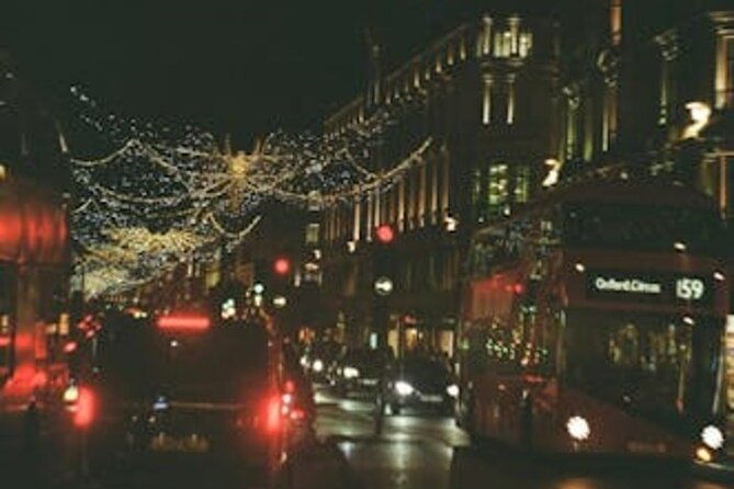 christmas-lights-and-holiday-sights-walking-tour-in-london