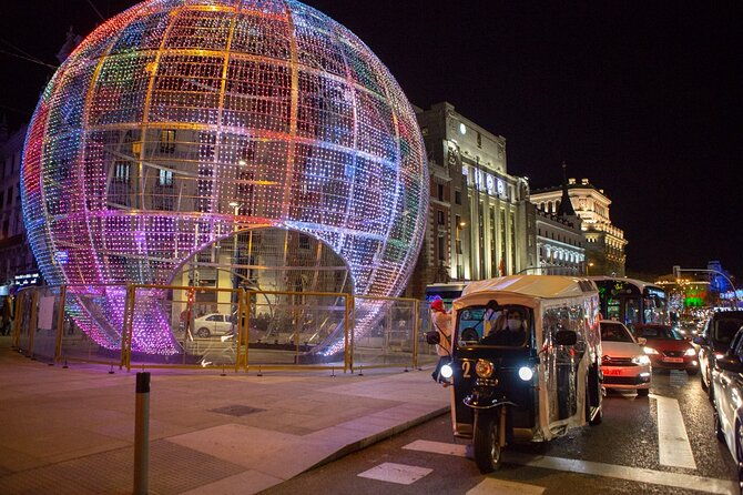christmas-lights-tour-in-madrid-in-private-eco-tuk-tuk