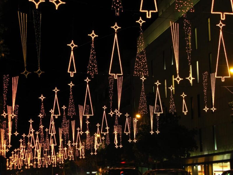 christmas-magic-in-barcelonas-gothic-quarter