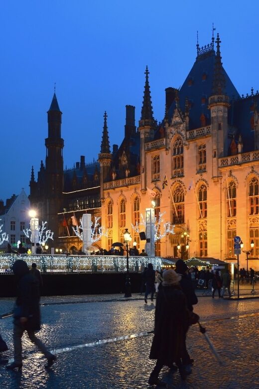 Christmas Magic in Bruges - Private Walking Tour - Ending at a Traditional Bauhaus Bar