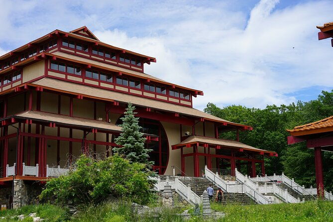 chuang-yen-monastery-and-woodbury-common-1-day-tour-from-nyc