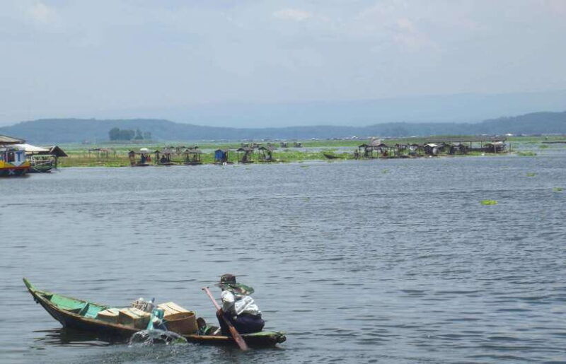 cianjur-floating-village-boat-ride-floating-house