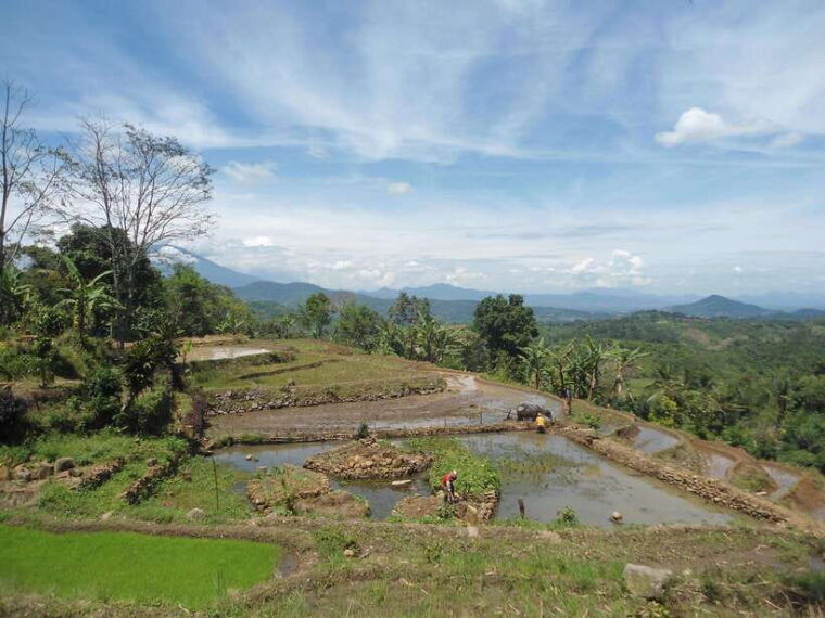 cianjur-full-day-historical-tour-of-gunung-padang-and-falls