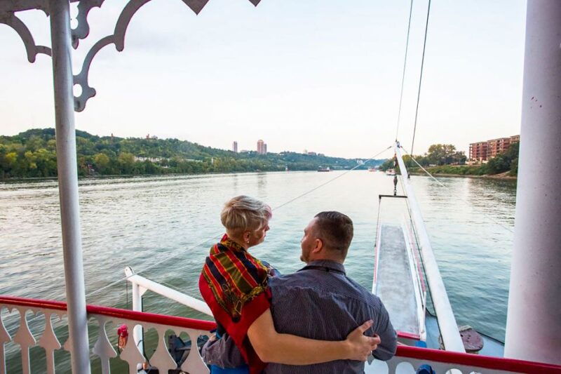 cincinnati-riverboat-cruise-with-lunch-and-entertainment