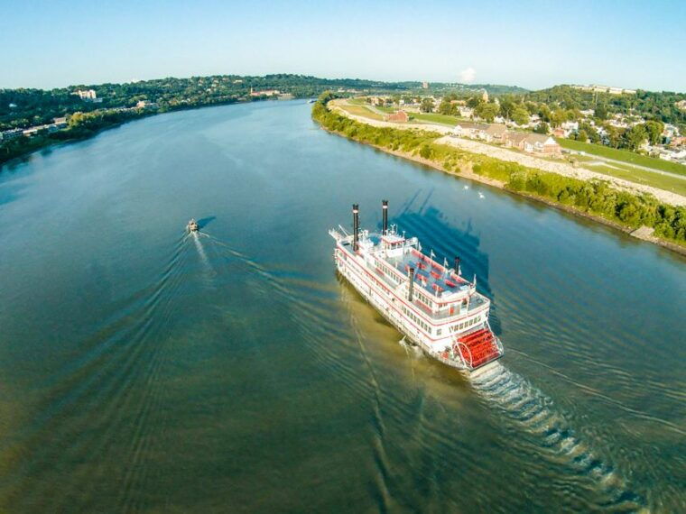 cincinnati-riverboat-cruise-with-lunch-and-entertainment