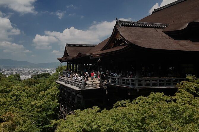 Cinematic Portrait Film Experience in Kyoto with Local Filmmaker - FAQs