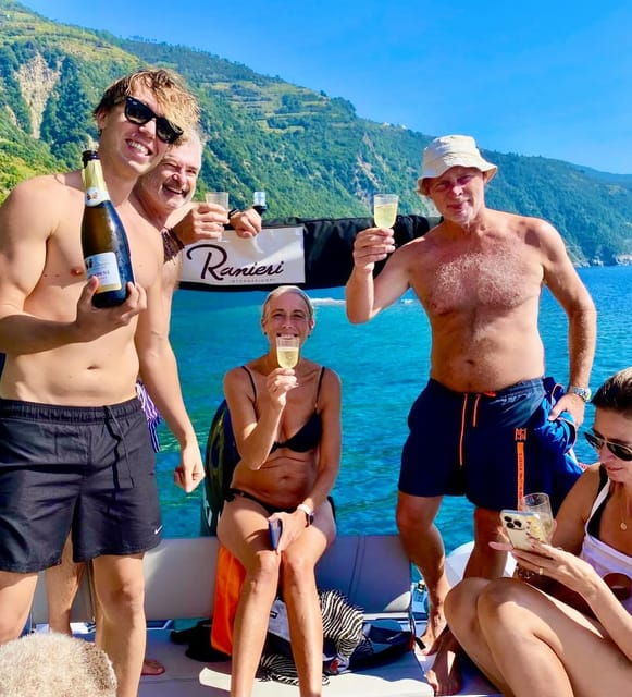 cinque-terre-boat-tour-4-8-hours-with-food-and-drinks