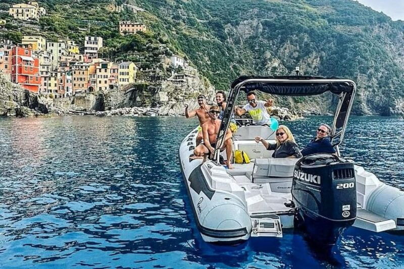cinque-terre-boat-tour-la-spezia-portovenere-hidden-gems