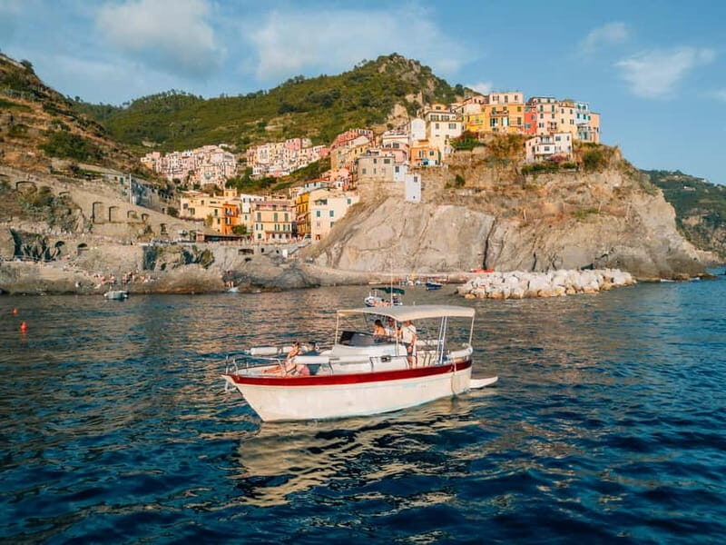 Cinque Terre daytime boat tour: escape into beauty and color - Key Points