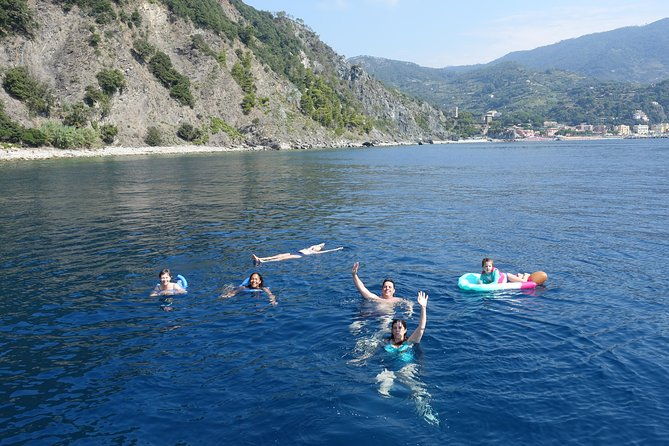 cinque-terre-lunch-boat-tour