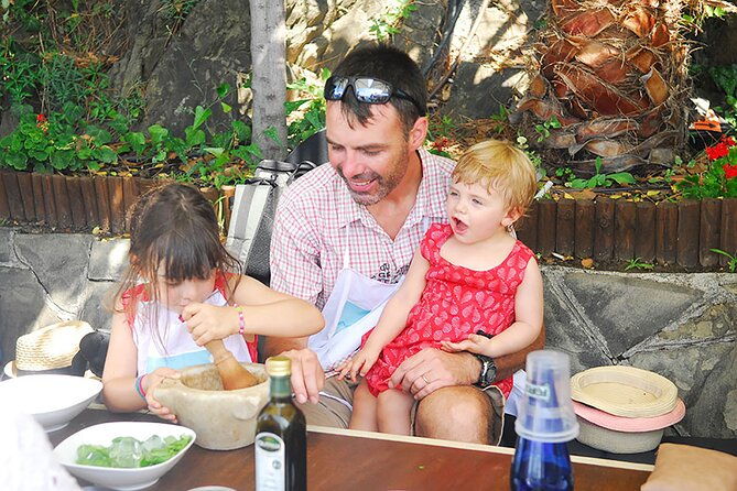 cinque-terre-pesto-course-activity-with-lunch
