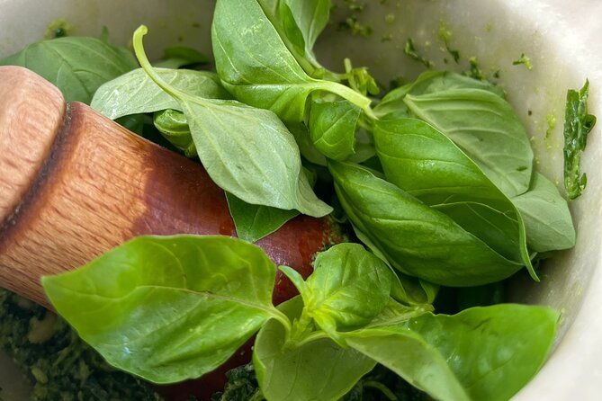 cinque-terre-pesto-experience-in-riomaggiore
