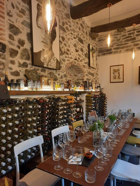 cinque-terre-pesto-making-class-with-wine-and-food-tasting
