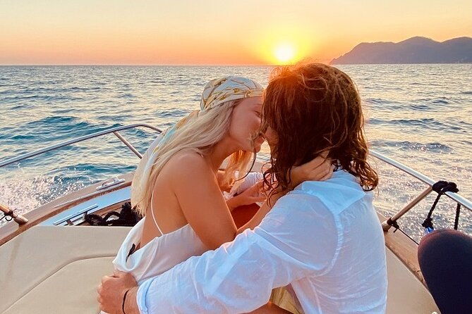 cinque-terre-private-wedding-proposals-on-boat